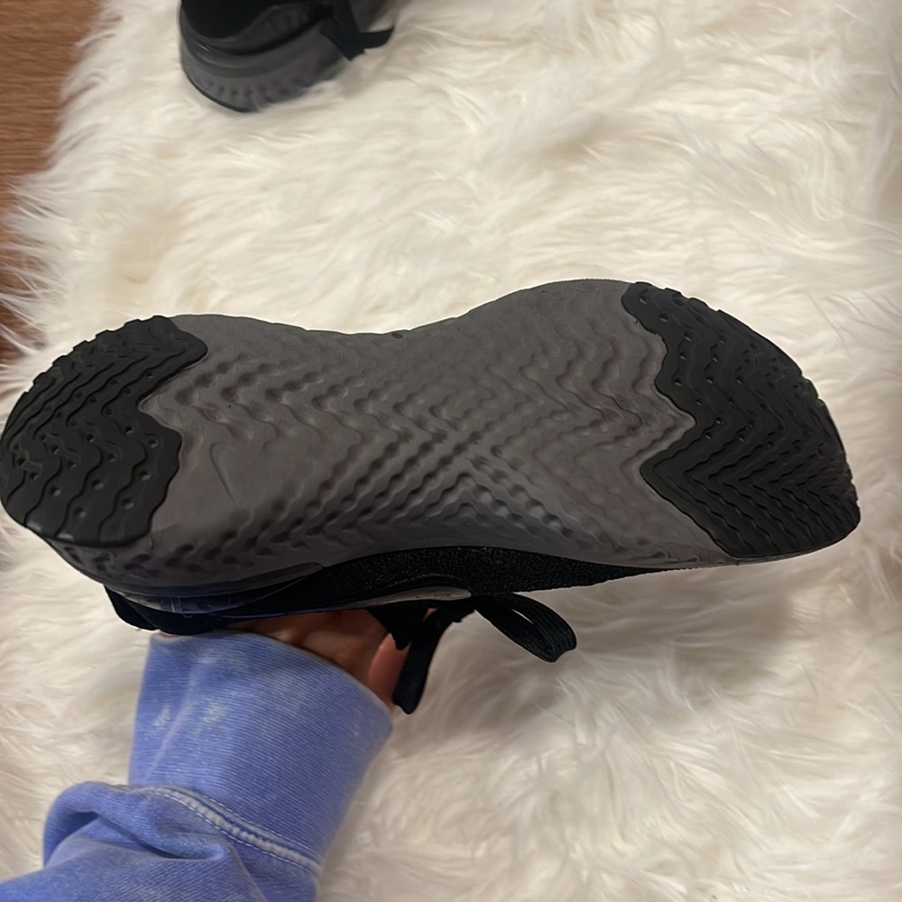 Nikes - Picture 3 of 4